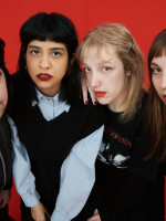 Escuchá el álbum debut de Apoyo Emocional