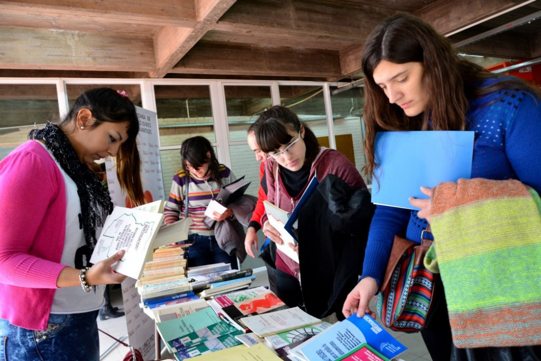 Futuros egresados, el programa que ayuda a estudiantes a lograr el título