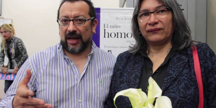 Presentan el libro "El niño homosexual en la escuela primaria"