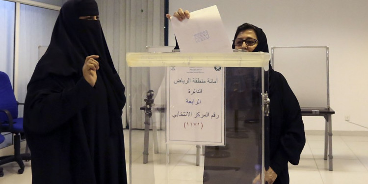 Histórico: 17 mujeres fueron elegidas en los comicios de Arabia Saudita