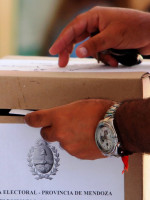 Mendoza: desdoblar las elecciones costaría $ 200 millones 