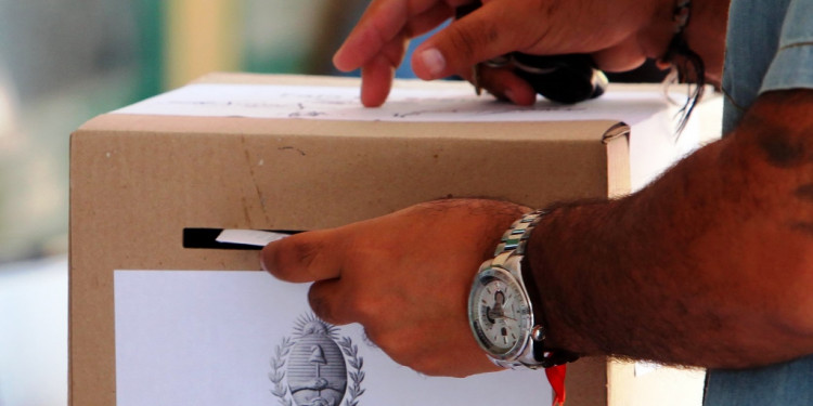 Mendoza: desdoblar las elecciones costaría $ 200 millones 