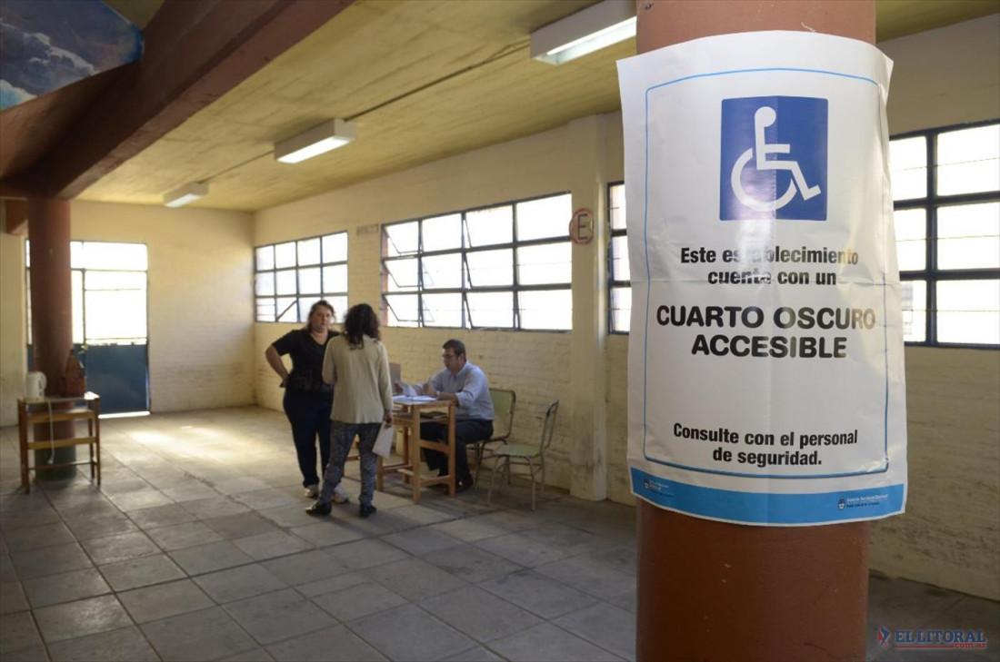 Así es el cuarto oscuro accesible para votar