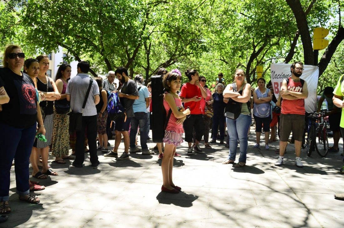 El Gobierno Provincial continúa sin dar respuesta a docentes suplentes despedidos