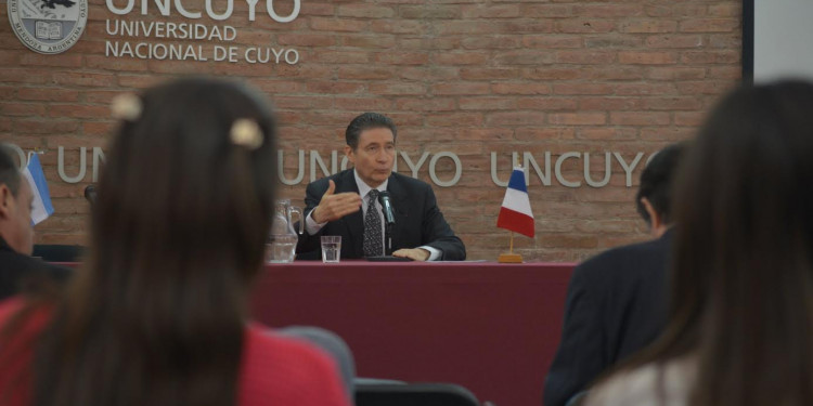 La relación entre Francia y Argentina hoy / Pierre Henri Guignard