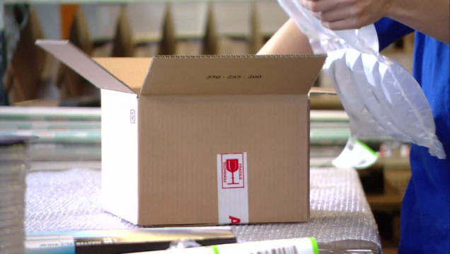 imagen Filas, impuestos y trámites explican el freno del boom de las compras "puerta a puerta"