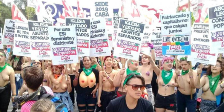 Denunciaron represión durante la marcha de Mujeres en Trelew