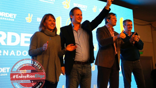 imagen El Frente para la Victoria se impuso en Entre Ríos, Chubut y Catamarca