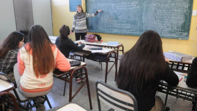 imagen Buscan eliminar la repitencia en los colegios secundarios
