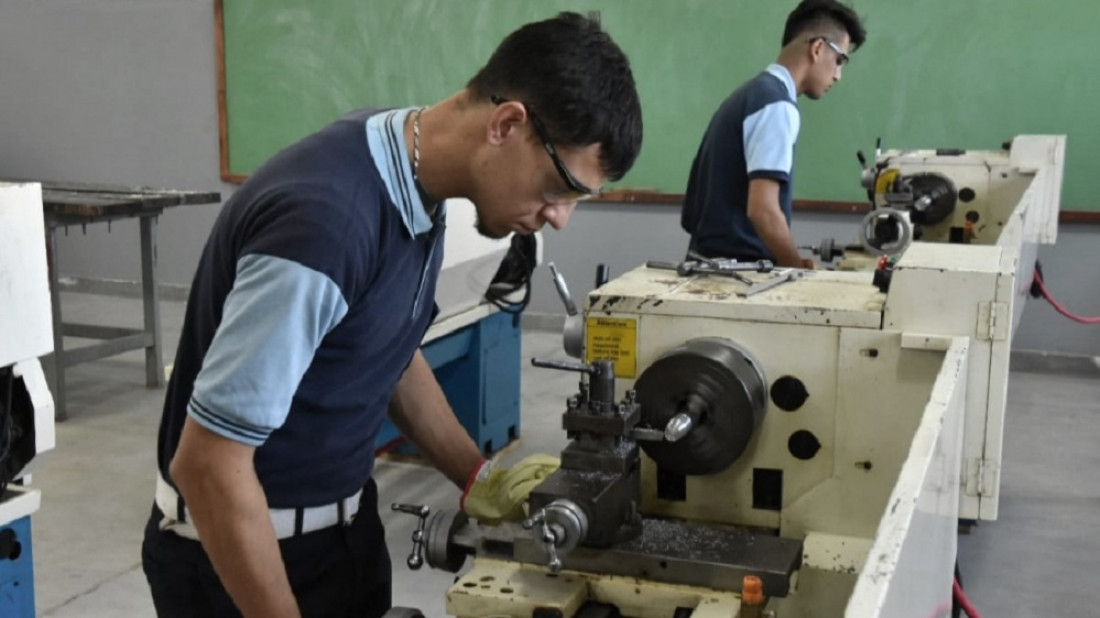 Está listo el plan para que 2500 alumnos de escuelas técnicas terminen sus prácticas