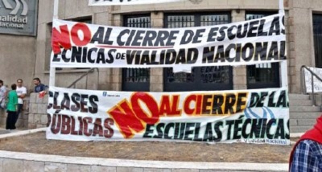 Denuncian el cierre de cinco escuelas técnicas de Vialidad Nacional