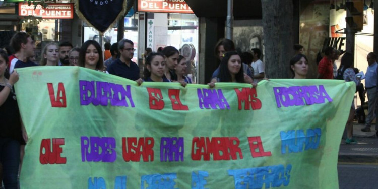 Preocupación por el cierre de 25 institutos de educación superior