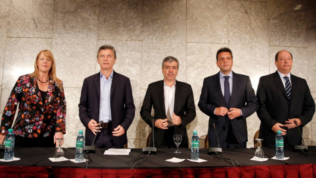 imagen La oposición aprovecha el #Tucumanazo para abroquelarse