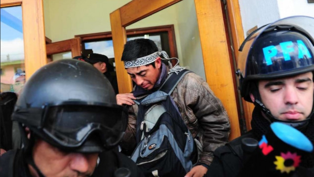 imagen Los mapuches se reunieron con Otranto y levantaron la toma del juzgado de Esquel