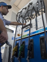 Estacioneros afirman que en julio los combustibles subirán casi 3 %