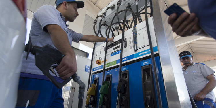 Estacioneros afirman que en julio los combustibles subirán casi 3 %