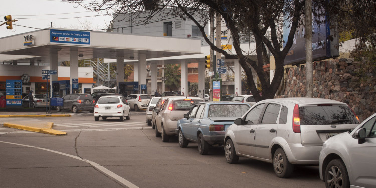 Se levantó el paro de petroleros en la Destilería de Luján