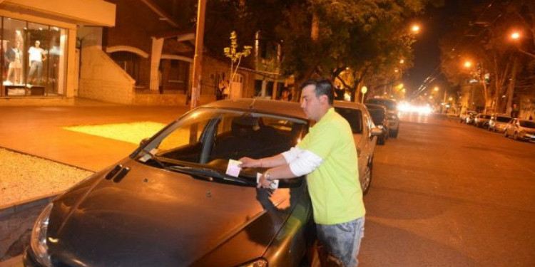 Vuelve el estacionamiento medido a la Arístides