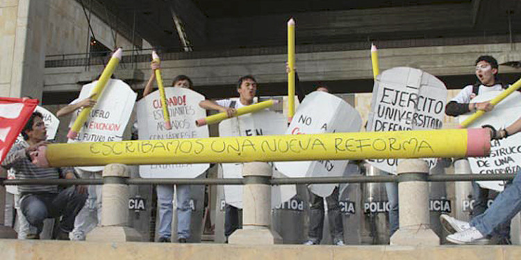 Estudiantes colombianos/as también se manifiestan por una mejor educación