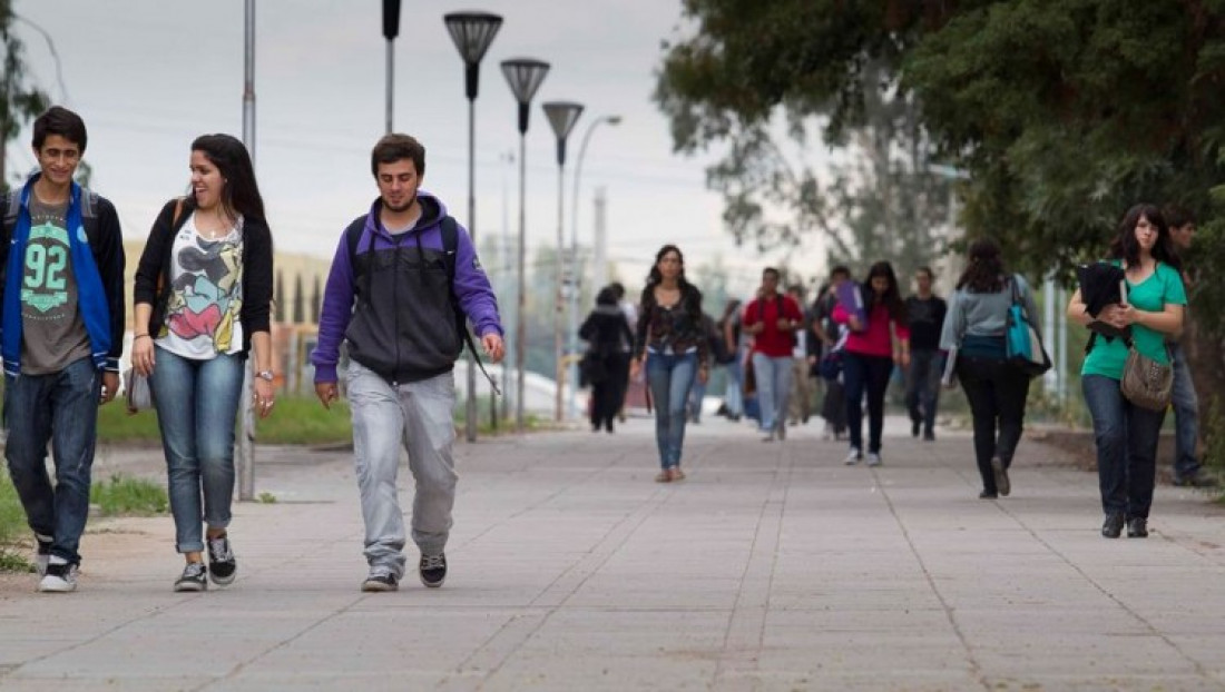 Convocatoria a becas 2016 para estudiantes