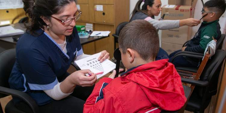 Equipo de la UNCUYO estudia cómo aprenden a leer en la primaria a través de movimientos oculares