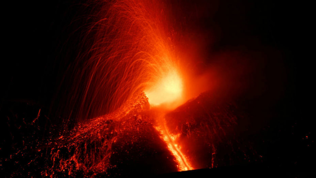 Sicilia: el volcán Etna entró en erupción