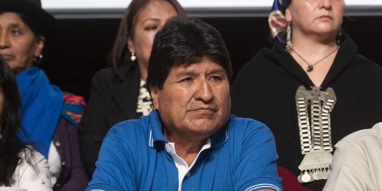 Morales se proclamó ganador y denunció "un golpe de Estado"