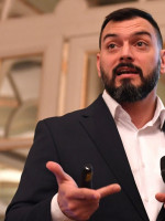 Para el economista Álvarez Agis, "el ajuste de Massa es 8 veces mayor que el de Guzmán"
