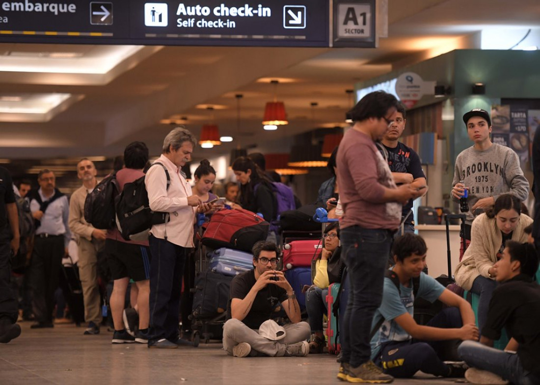 El paro en Aerolíneas Argentinas afecta a 40.000 pasajeros