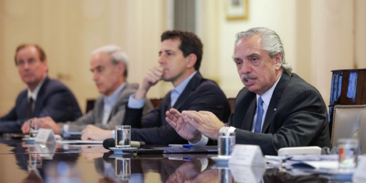 Alberto Fernández se reúne con un grupo de gobernadores en busca de apoyo para avanzar contra la Corte