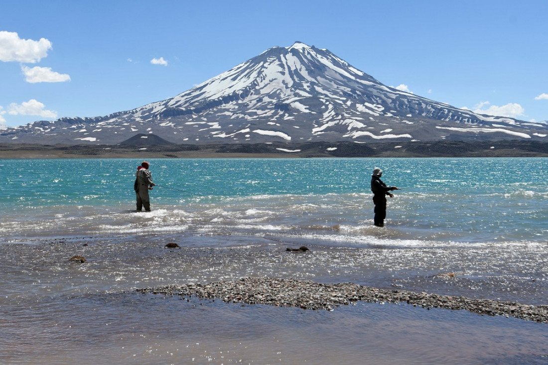 Abrió la temporada en Laguna del Diamante, con su majestuoso volcán Maipo