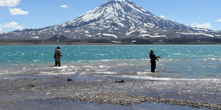 Abrió la temporada en Laguna del Diamante, con su majestuoso volcán Maipo