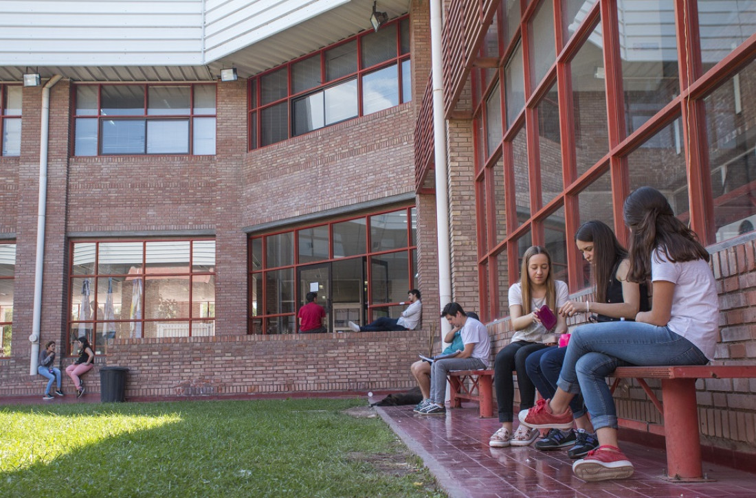 Los docentes universitarios paran otra semana