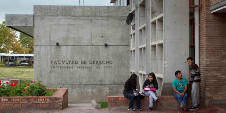 El nuevo plan de estudios en Derecho y algunas estrategias para recibirse en tiempo y forma