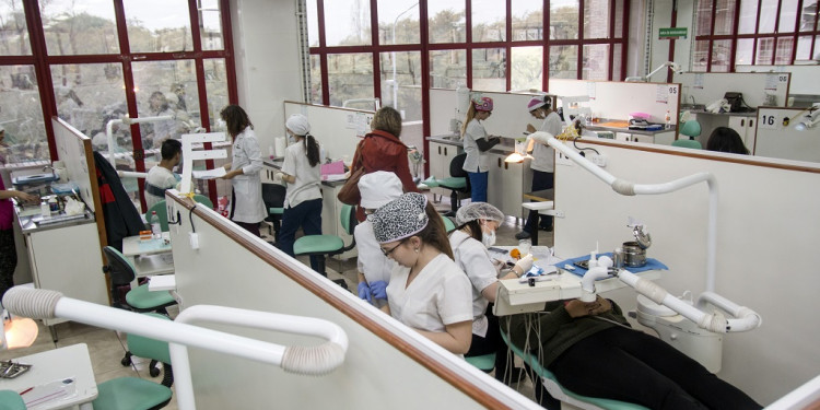 Cada vez más gente busca ser atendida en la Facultad de Odontología de la UNCUYO