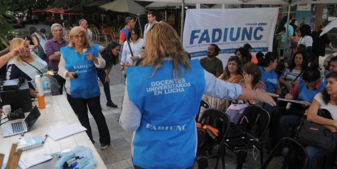 Docentes universitarios realizarán el 14 una jornada de lucha