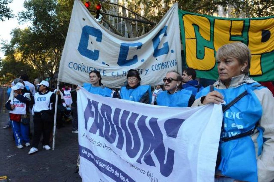 Paro docente: "arancelar la universidad no es la salida"