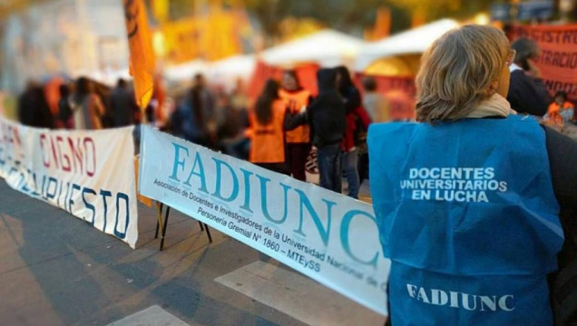 imagen Docentes universitarios acordaron aumento del 25 %