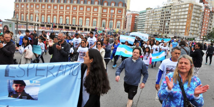 ARA San Juan: familiares de las víctimas denunciaron al ministro Aguad