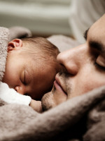 "Cuidar en Igualdad": claves del proyecto que amplía las licencias por maternidad y paternidad