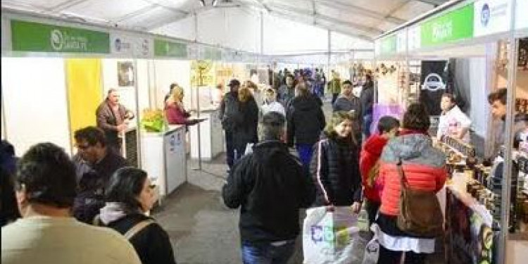 Cornejo participó en la inauguración del stand de Argentina en Fitur