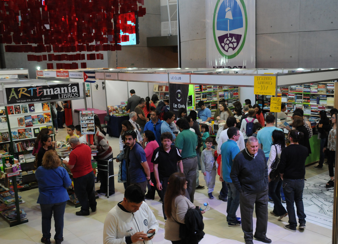 Mirá la programación de la Feria del Libro para este lunes 2