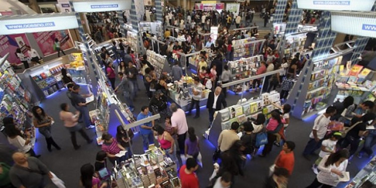 [MÓVIL] La EDIUNC exhibió 25 publicaciones en la Feria de Guadalajara.