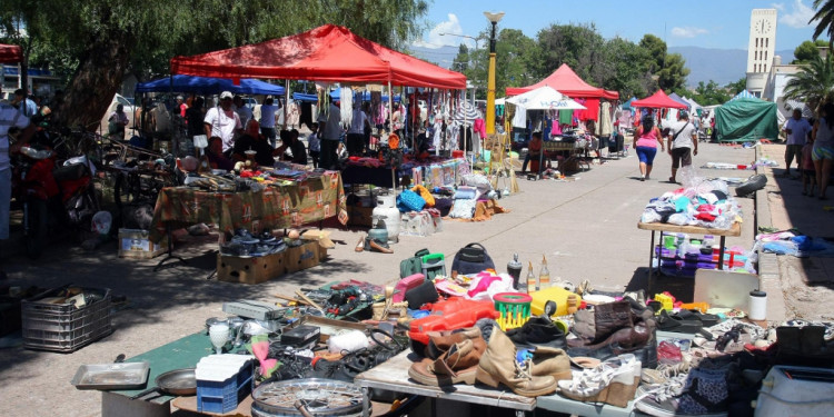 Feriantes de Guaymallén se manifestaron tras el desalojo