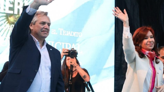 imagen Fernández viajó a Uruguay para apoyar a Martínez en el balotaje