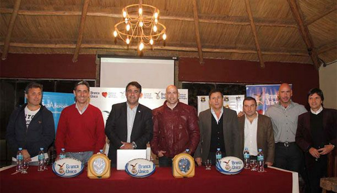 Fernet Branca entregó desfibriladores a los clubes de Mendoza