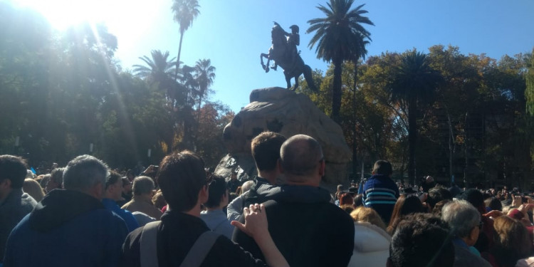 Mendoza celebró el 25 de Mayo en la nueva Plaza San Martín 