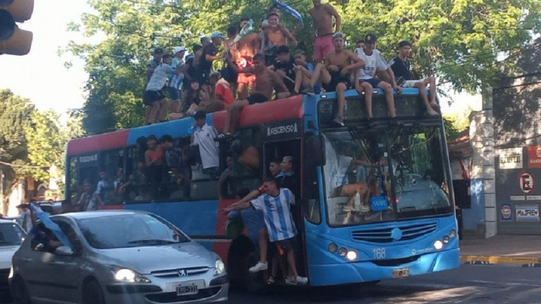 Camino a la final: Suarez pidió "responsabilidad" y recomendó celebrar en las plazas de los barrios