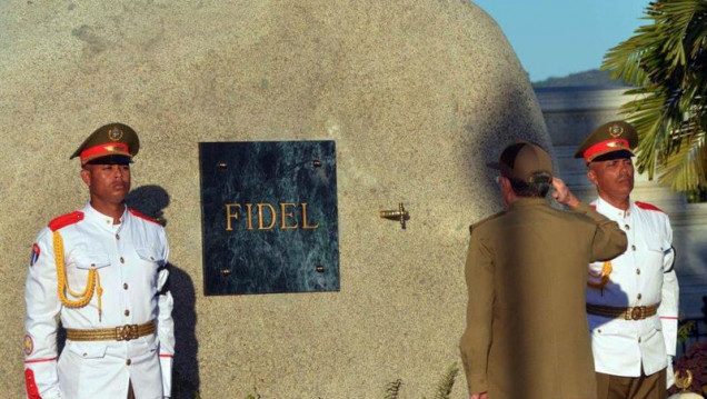 imagen Los restos de Fidel Castro ya descansan en Santiago de Cuba
