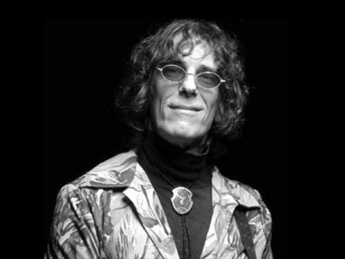 Spinetta se recupera de una operación por divertículos 